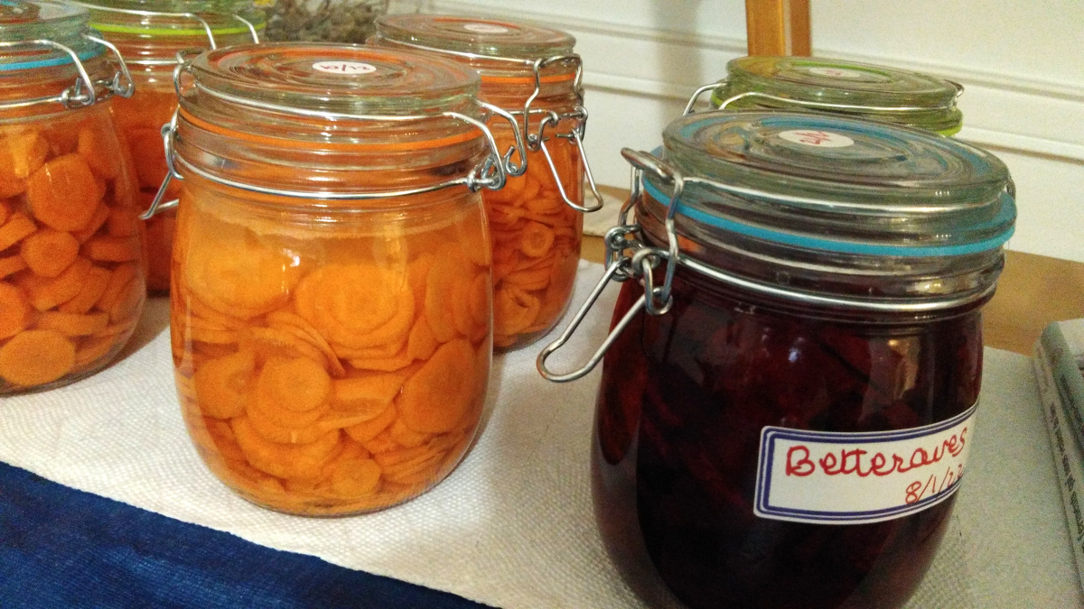 Bocaux de légumes fermentés